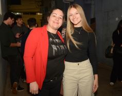 Foto de la galería: En la Casa del Streaming, la vuelta de Dólar Blue marcó cita con mucha gente amiga en una noche de peña y animación