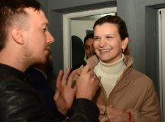 Foto de la galería: En la Casa del Streaming, la vuelta de Dólar Blue marcó cita con mucha gente amiga en una noche de peña y animación