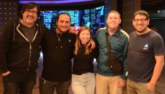 Foto de la galería: Con Gustavo Añibarro en su histórico ciclo televisivo El Periodista, ya en su 19 temporada por Canal Doce