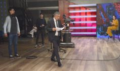 Foto de la galería: Con Gustavo Añibarro en su histórico ciclo televisivo El Periodista, ya en su 19 temporada por Canal Doce