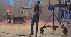 Foto de la galería: Con Gustavo Añibarro en su histórico ciclo televisivo El Periodista, ya en su 19 temporada por Canal Doce