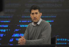 Foto de la galería: Con Gustavo Añibarro en su histórico ciclo televisivo El Periodista, ya en su 19 temporada por Canal Doce