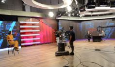 Foto de la galería: Con Gustavo Añibarro en su histórico ciclo televisivo El Periodista, ya en su 19 temporada por Canal Doce