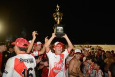 Foto de la galería: Guaraní campeón, llegó el título 40: acá la algarabía en otra fiesta de la familia franjeada en Villa Sarita