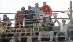 Foto de la galería: Guaraní campeón, llegó el título 40: acá la algarabía en otra fiesta de la familia franjeada en Villa Sarita