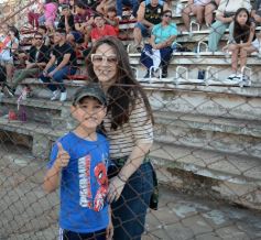 Foto de la galería: Guaraní campeón, llegó el título 40: acá la algarabía en otra fiesta de la familia franjeada en Villa Sarita