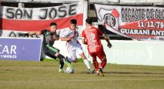 Foto de la galería: Guaraní campeón, llegó el título 40: acá la algarabía en otra fiesta de la familia franjeada en Villa Sarita