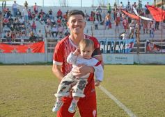 Foto de la galería: Guaraní campeón, llegó el título 40: acá la algarabía en otra fiesta de la familia franjeada en Villa Sarita