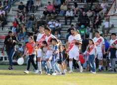 Foto de la galería: Guaraní campeón, llegó el título 40: acá la algarabía en otra fiesta de la familia franjeada en Villa Sarita