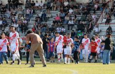 Foto de la galería: Guaraní campeón, llegó el título 40: acá la algarabía en otra fiesta de la familia franjeada en Villa Sarita