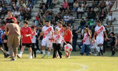Foto de la galería: Guaraní campeón, llegó el título 40: acá la algarabía en otra fiesta de la familia franjeada en Villa Sarita