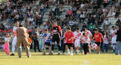 Foto de la galería: Guaraní campeón, llegó el título 40: acá la algarabía en otra fiesta de la familia franjeada en Villa Sarita