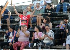 Foto de la galería: Guaraní campeón, llegó el título 40: acá la algarabía en otra fiesta de la familia franjeada en Villa Sarita