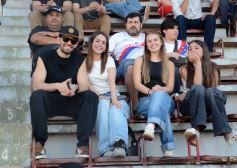 Foto de la galería: Guaraní campeón, llegó el título 40: acá la algarabía en otra fiesta de la familia franjeada en Villa Sarita