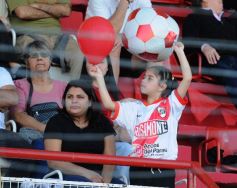 Foto de la galería: Guaraní campeón, llegó el título 40: acá la algarabía en otra fiesta de la familia franjeada en Villa Sarita