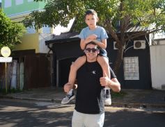 Foto de la galería: Guaraní campeón, llegó el título 40: acá la algarabía en otra fiesta de la familia franjeada en Villa Sarita