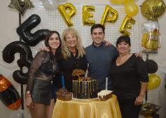 Foto de la galería: Los 35 de Rubén "Pepe" Dávalos: fiesta sorpresa para un sábado a puro festejo con la familia y amigos