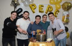 Foto de la galería: Los 35 de Rubén "Pepe" Dávalos: fiesta sorpresa para un sábado a puro festejo con la familia y amigos