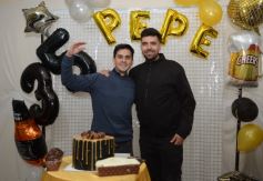 Foto de la galería: Los 35 de Rubén "Pepe" Dávalos: fiesta sorpresa para un sábado a puro festejo con la familia y amigos