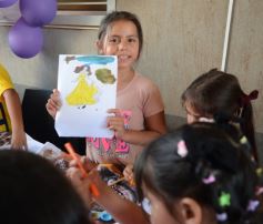 Foto de la galería: El Caps N° 508 de Itaembé Guazú se sumó al festejo de los niños con una tarde de juegos, dibujos y alegría familiar