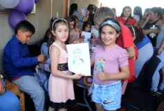 Foto de la galería: El Caps N° 508 de Itaembé Guazú se sumó al festejo de los niños con una tarde de juegos, dibujos y alegría familiar