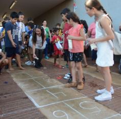 Foto de la galería: El Caps N° 508 de Itaembé Guazú se sumó al festejo de los niños con una tarde de juegos, dibujos y alegría familiar