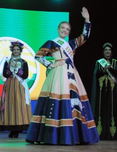 Foto de la galería: Melina Hanelis Zapaya, flamante soberana de la 45° Fiesta Nacional del Inmigrante en Oberá