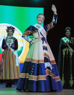 Foto de la galería: Melina Hanelis Zapaya, flamante soberana de la 45° Fiesta Nacional del Inmigrante en Oberá