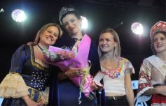 Foto de la galería: Melina Hanelis Zapaya, flamante soberana de la 45° Fiesta Nacional del Inmigrante en Oberá