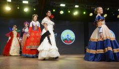 Foto de la galería: Melina Hanelis Zapaya, flamante soberana de la 45° Fiesta Nacional del Inmigrante en Oberá