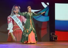 Foto de la galería: Melina Hanelis Zapaya, flamante soberana de la 45° Fiesta Nacional del Inmigrante en Oberá