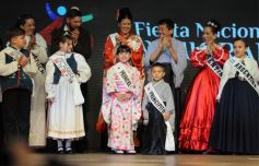 Foto de la galería: Melina Hanelis Zapaya, flamante soberana de la 45° Fiesta Nacional del Inmigrante en Oberá