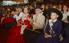 Foto de la galería: Melina Hanelis Zapaya, flamante soberana de la 45° Fiesta Nacional del Inmigrante en Oberá