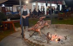 Foto de la galería: Melina Hanelis Zapaya, flamante soberana de la 45° Fiesta Nacional del Inmigrante en Oberá