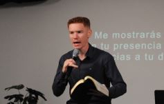 Foto de la galería: La Iglesia Bautista Victoria celebró su 1er aniversario de servicio pastoral y comunión familiar en la ciudad