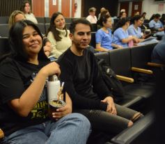 Foto de la galería: El exponente de la India Gurú Prasad brindó una conferencia magistral sobre meditación en la Escuela de Enfermería 
