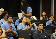 Foto de la galería: El exponente de la India Gurú Prasad brindó una conferencia magistral sobre meditación en la Escuela de Enfermería 