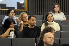 Foto de la galería: El exponente de la India Gurú Prasad brindó una conferencia magistral sobre meditación en la Escuela de Enfermería 