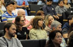 Foto de la galería: El exponente de la India Gurú Prasad brindó una conferencia magistral sobre meditación en la Escuela de Enfermería 