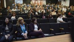 Foto de la galería: El exponente de la India Gurú Prasad brindó una conferencia magistral sobre meditación en la Escuela de Enfermería 