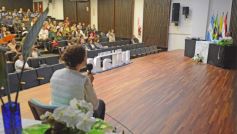 Foto de la galería: El exponente de la India Gurú Prasad brindó una conferencia magistral sobre meditación en la Escuela de Enfermería 