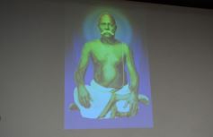 Foto de la galería: El exponente de la India Gurú Prasad brindó una conferencia magistral sobre meditación en la Escuela de Enfermería 