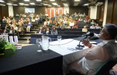 Foto de la galería: El exponente de la India Gurú Prasad brindó una conferencia magistral sobre meditación en la Escuela de Enfermería 