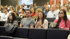 Foto de la galería: El exponente de la India Gurú Prasad brindó una conferencia magistral sobre meditación en la Escuela de Enfermería 
