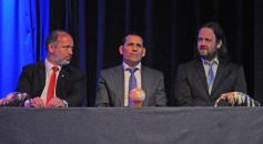 Foto de la galería: Acto de Proclamación: Diputados misioneros y Concejales de Posadas recibieron sus diplomas y asumirán el 10 de diciembre