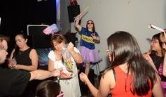 Foto de la galería: Los 15 años de Valentina Belén Kadi, en fotos la noche de fiesta y diversión que compartió en la Peña Tacuarí