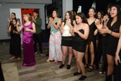 Foto de la galería: Los 15 años de Valentina Belén Kadi, en fotos la noche de fiesta y diversión que compartió en la Peña Tacuarí