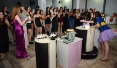 Foto de la galería: Los 15 años de Valentina Belén Kadi, en fotos la noche de fiesta y diversión que compartió en la Peña Tacuarí