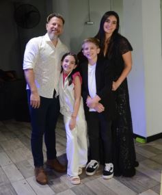 Foto de la galería: Los 15 años de Valentina Belén Kadi, en fotos la noche de fiesta y diversión que compartió en la Peña Tacuarí