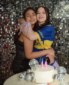 Foto de la galería: Los 15 años de Valentina Belén Kadi, en fotos la noche de fiesta y diversión que compartió en la Peña Tacuarí